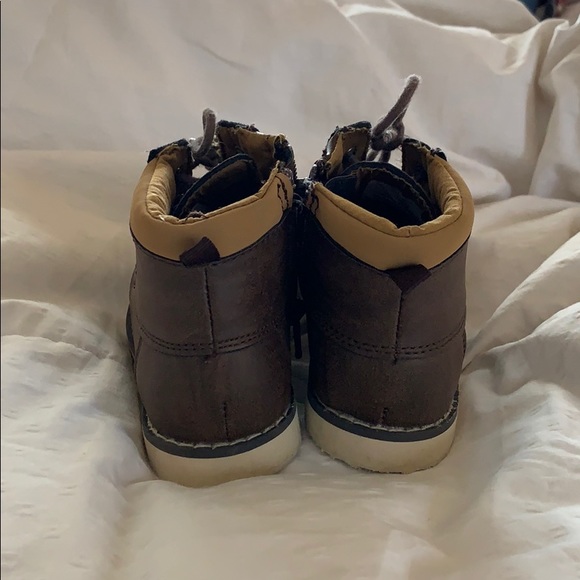 Old navy toddler boots - Picture 3 of 5
